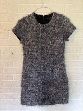 Banana Republic Size 0 Textured Knit Dress – Chic & Modern